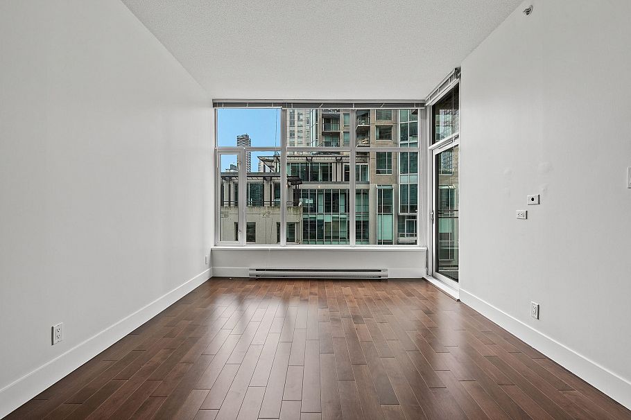 702 888 Homer Street Vancouver, BC - 2