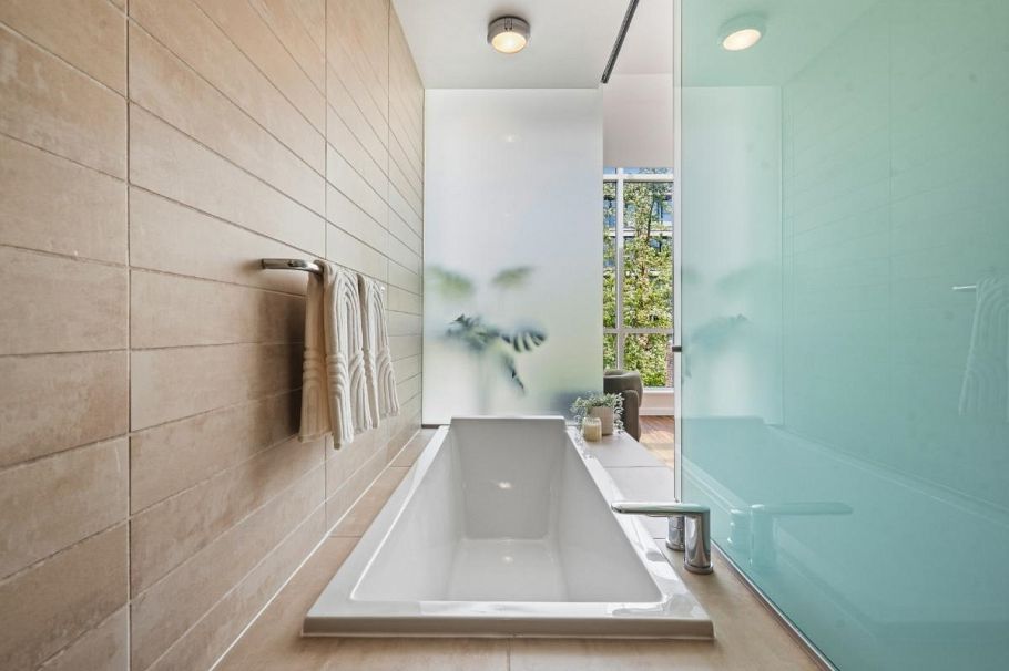 609 36 Water Street Vancouver, BC - 18
