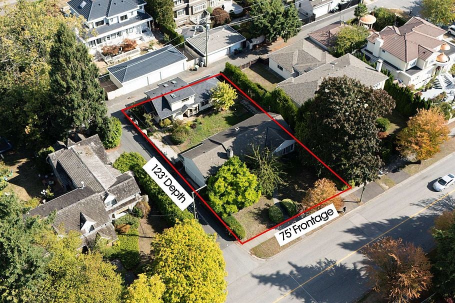1441 W 49th Avenue Vancouver, BC - 3