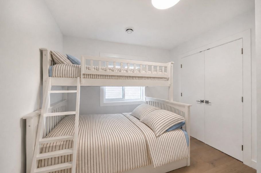 1907 E 40th Avenue Vancouver, BC - 12