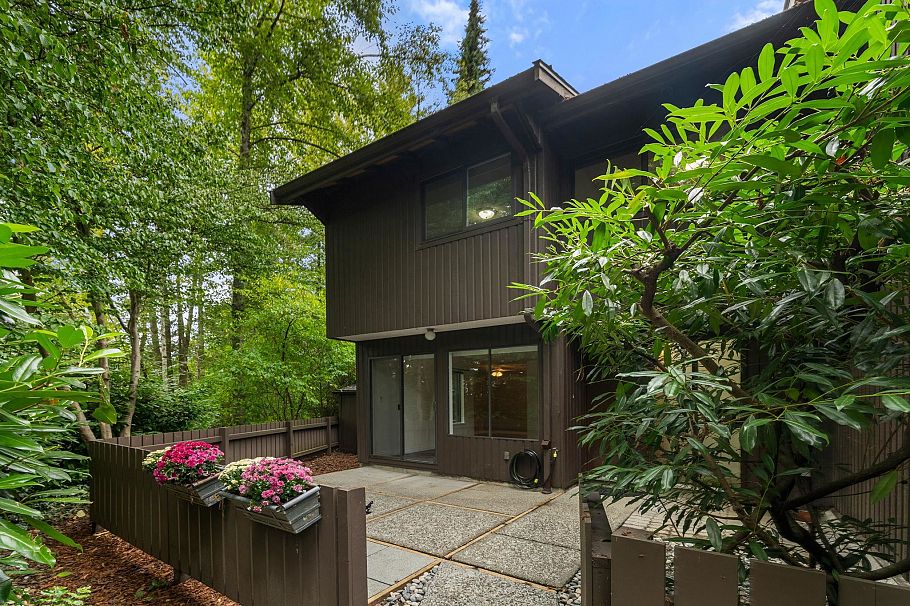 1828 Purcell Way North Vancouver, BC - 40