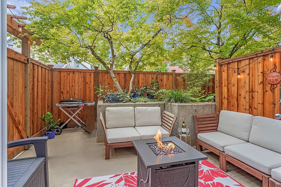 246 2565 W Broadway Street Vancouver, BC - 12