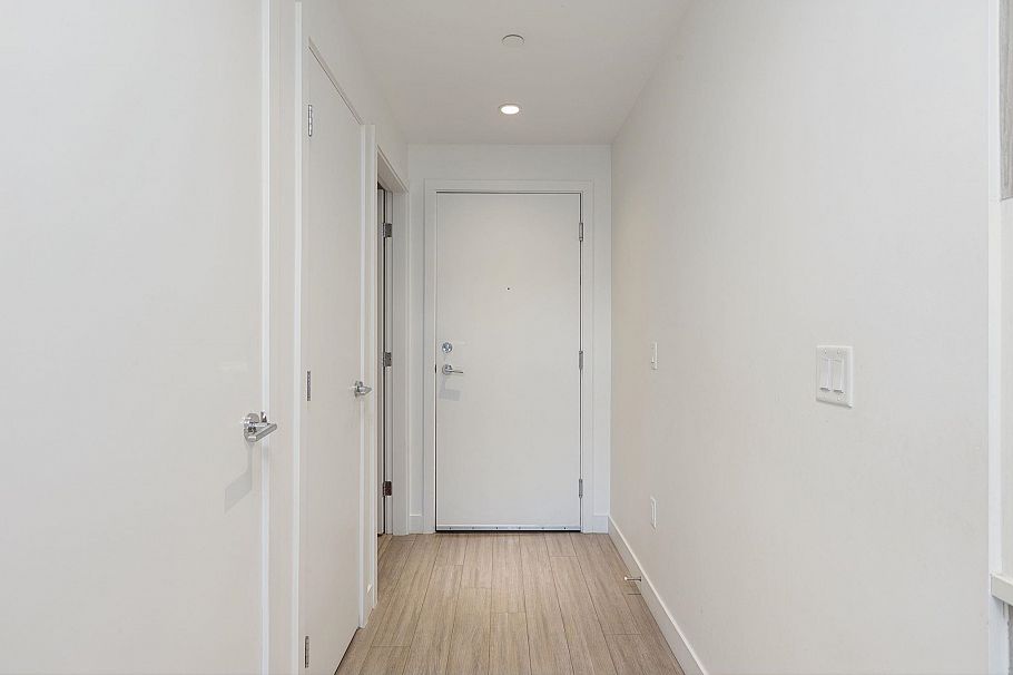 203 747 E 3rd Street North Vancouver, BC - 20