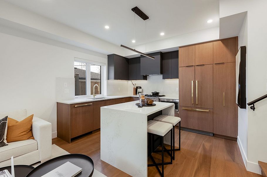 1 552 Kaslo Street Vancouver, BC - 11
