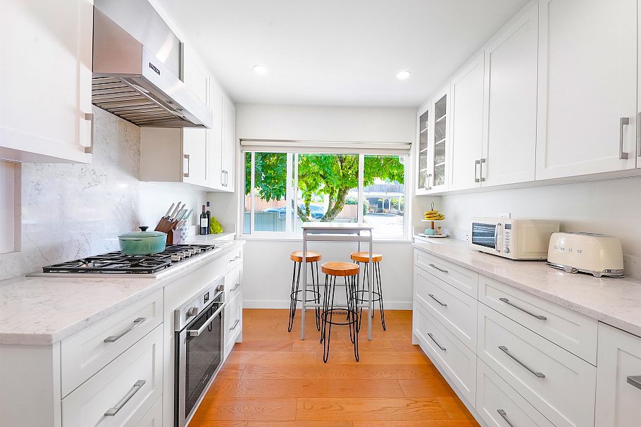 3277 Chesterfield Avenue North Vancouver, BC - 29