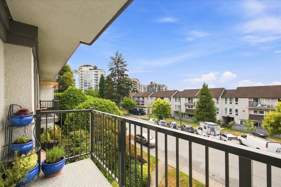 207 236 W 2nd Street North Vancouver, BC - 23