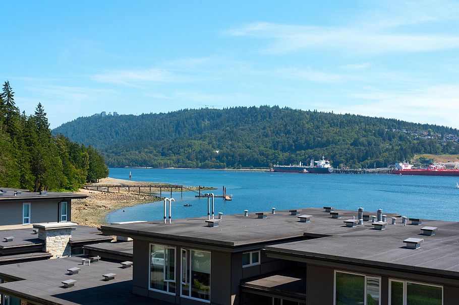 305 3873 Cates Landing Way North Vancouver, BC - 1
