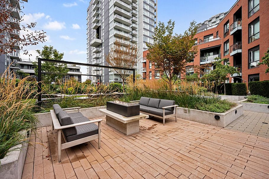 1306 3581 E Kent Avenue North Vancouver, BC - 26