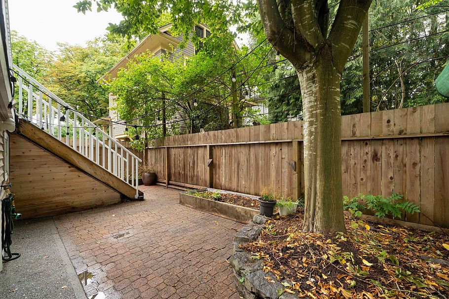 2537 Woodland Drive Vancouver, BC - 36