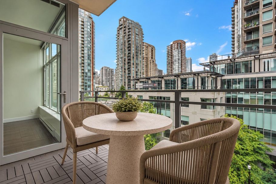 702 888 Homer Street Vancouver, BC - 17