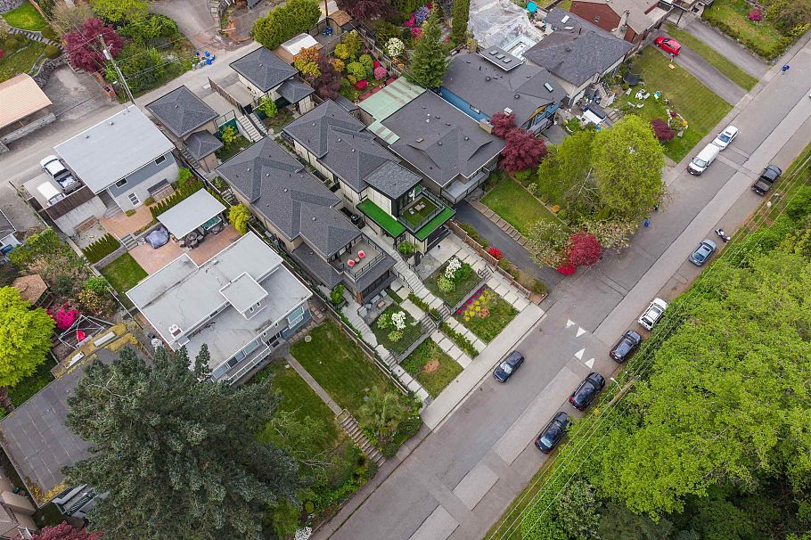 1126 Heywood Street North Vancouver, BC - 32