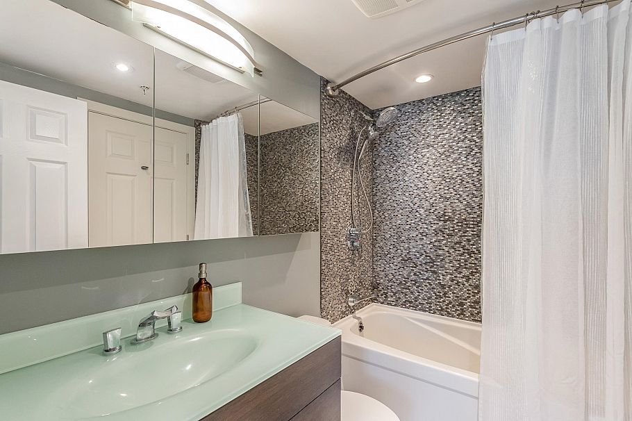 246 2565 W Broadway Street Vancouver, BC - 22