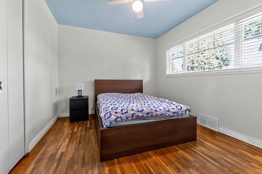 341 W 24th Street North Vancouver, BC - 15
