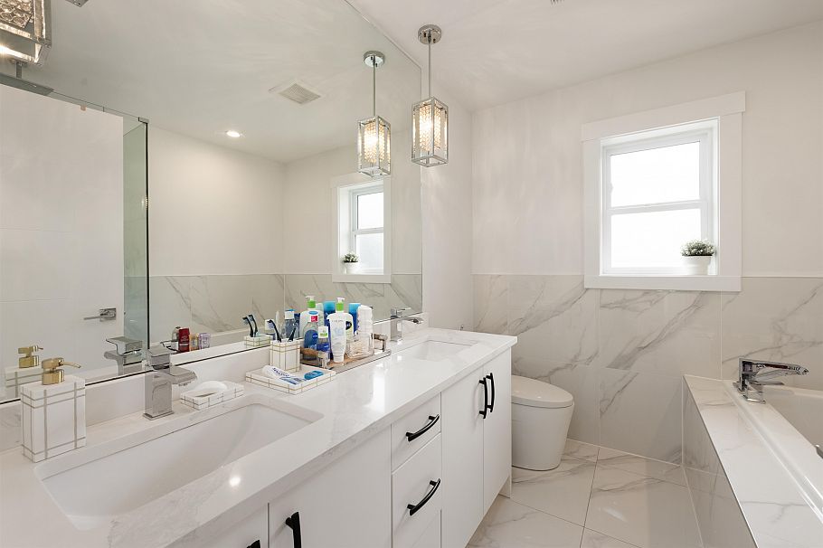 344 E 21 Street North Vancouver, BC - 20