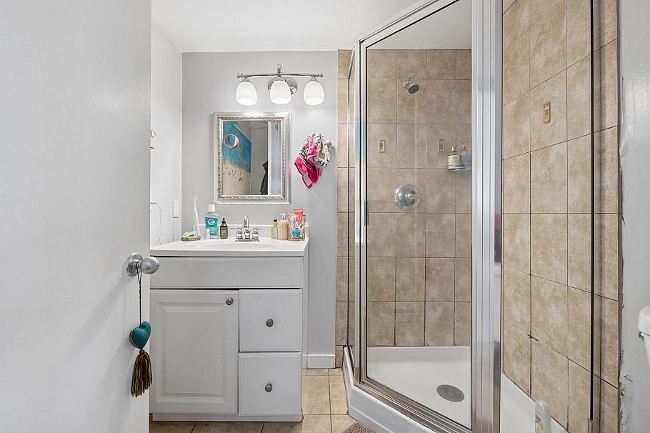 971 Nicola Street Vancouver, BC - 33