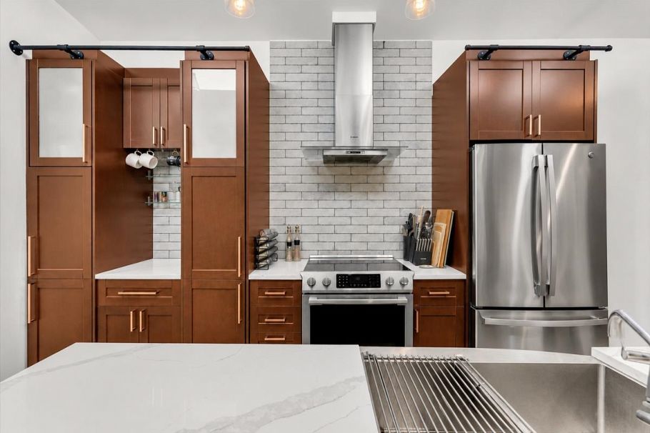 304 1420 E 7th Avenue Vancouver, BC - 2