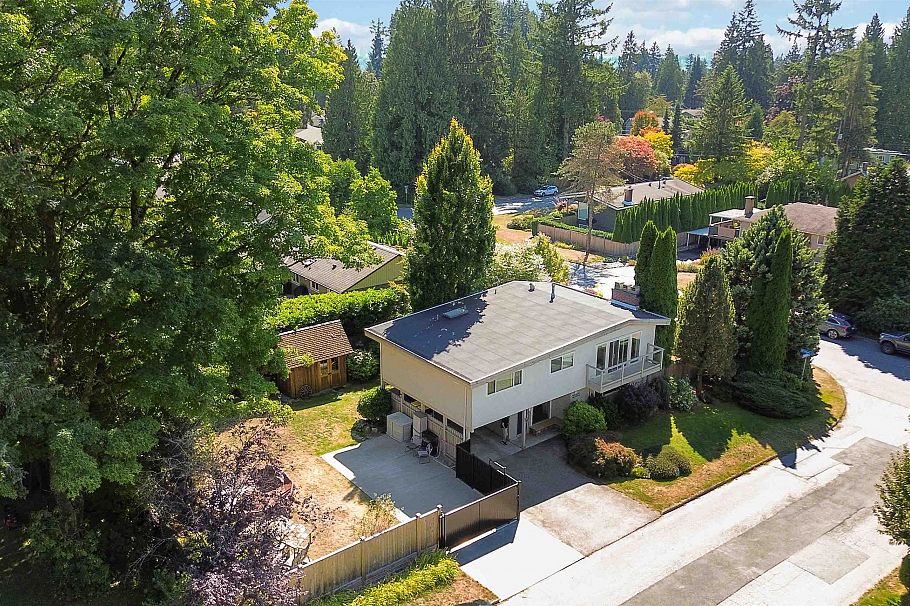 2285 Tompkins Crescent North Vancouver, BC - 35