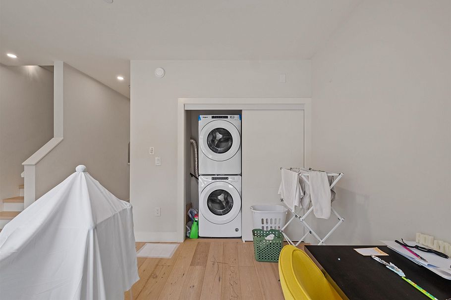 5 115 W Queens Road North Vancouver, BC - 13