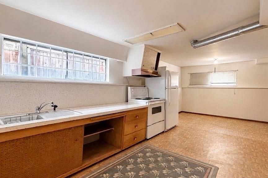 817 W 64th Avenue Vancouver, BC - 23