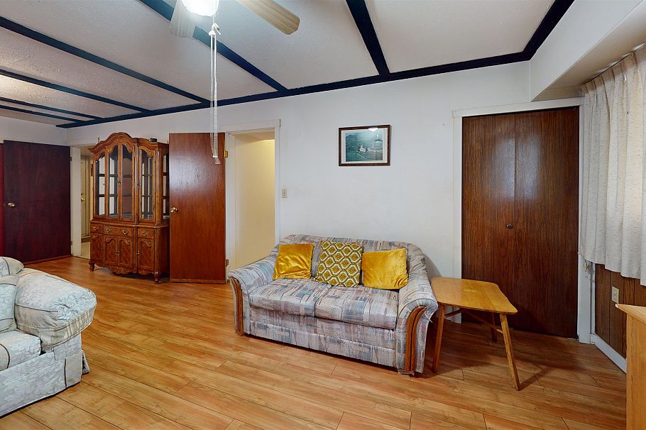 2540 E 25th Avenue Vancouver, BC - 27