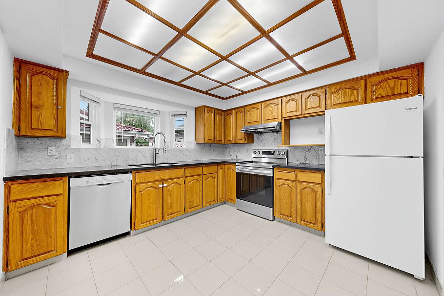 8377 Shaughnessy Street Vancouver, BC - 5