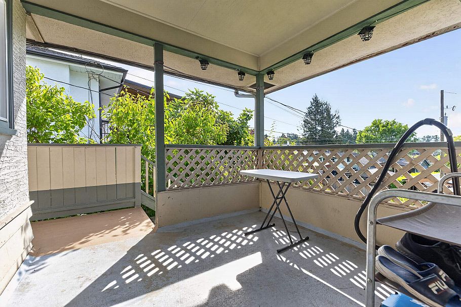 341 W 24th Street North Vancouver, BC - 19