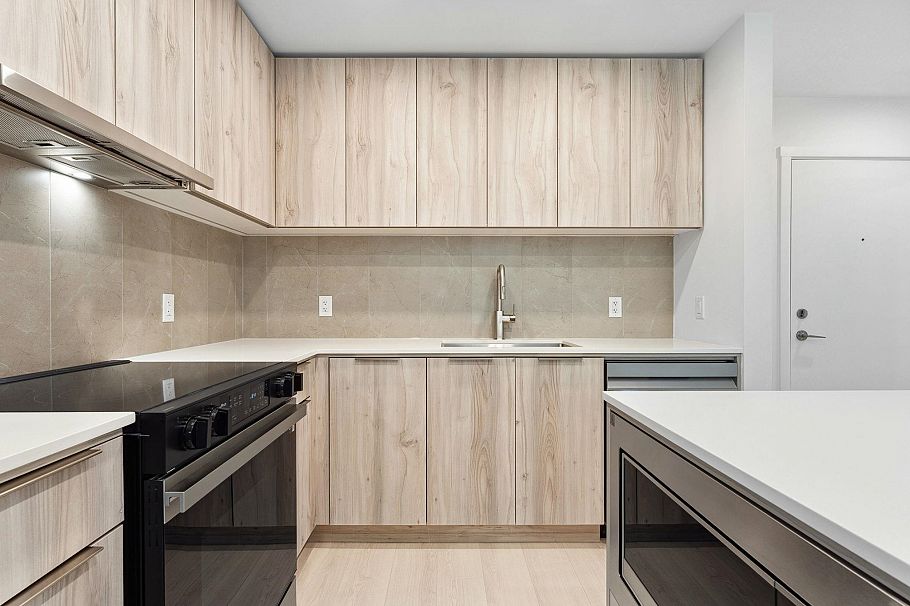209 3594 Malsum Drive North Vancouver, BC - 12