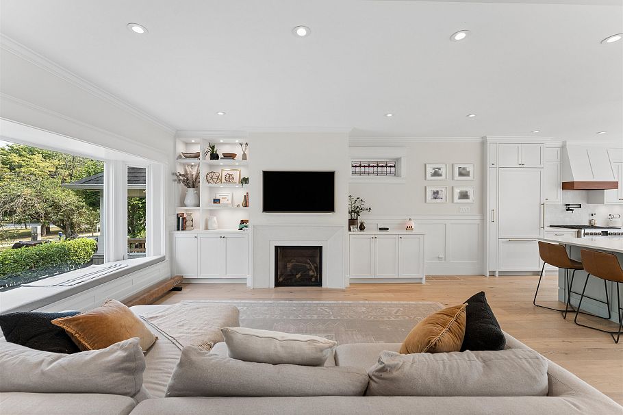 1250 E 11th Avenue Vancouver, BC - 2