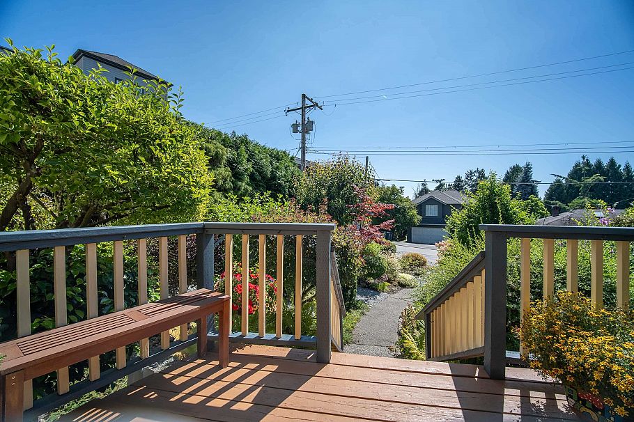 114 W Kings Road North Vancouver, BC - 7