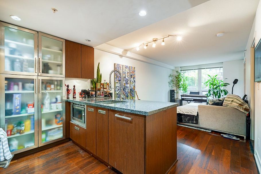 210 1055 Richards Street Vancouver, BC - 5
