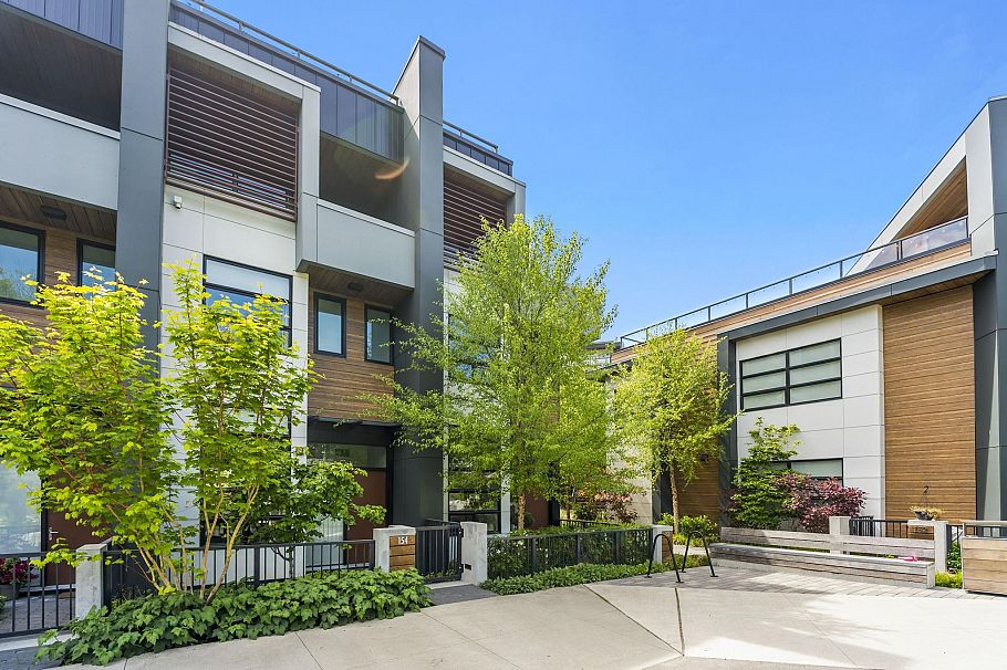 153 2060 Curling Road North Vancouver, BC - 35