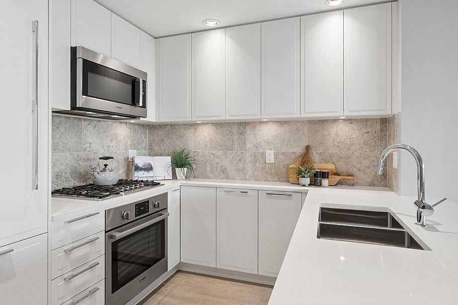 1208 118 Carrie Cates Court North Vancouver, BC - 20