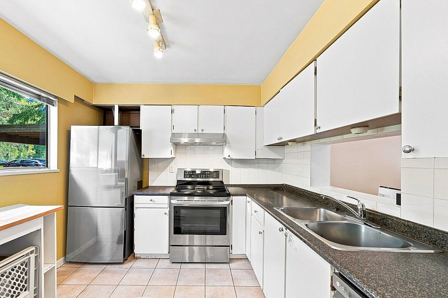 1071 Lillooet Road North Vancouver, BC - 8