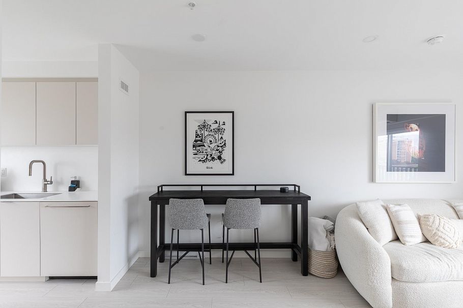 321 1120 E Georgia Street Vancouver, BC - 5