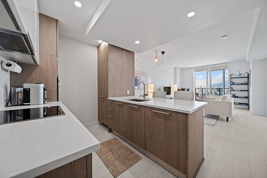 1911 285 E 10th Avenue Vancouver, BC - 14