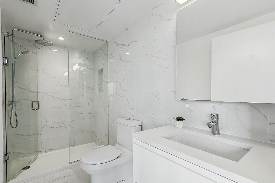 210 8138 Fraser Street Vancouver, BC - 12
