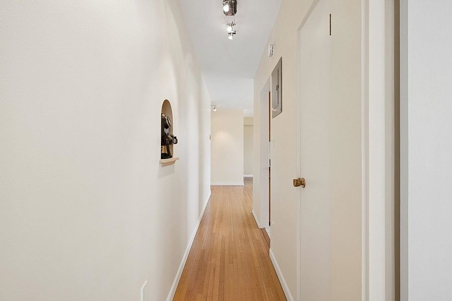 401 1315 Cardero Street Vancouver, BC - 5