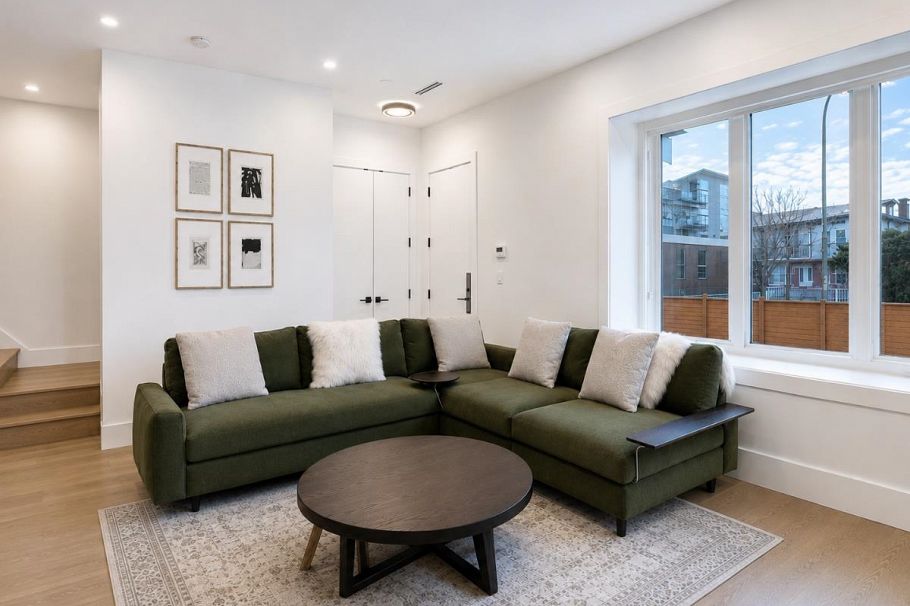 1907 E 40th Avenue Vancouver, BC - 5