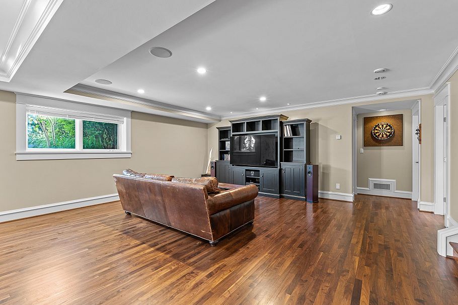 5168 Redonda Drive North Vancouver, BC - 16