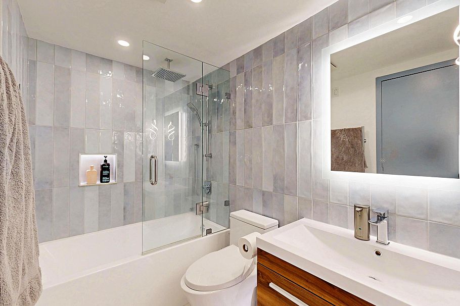 204 252 W 2nd Street North Vancouver, BC - 24