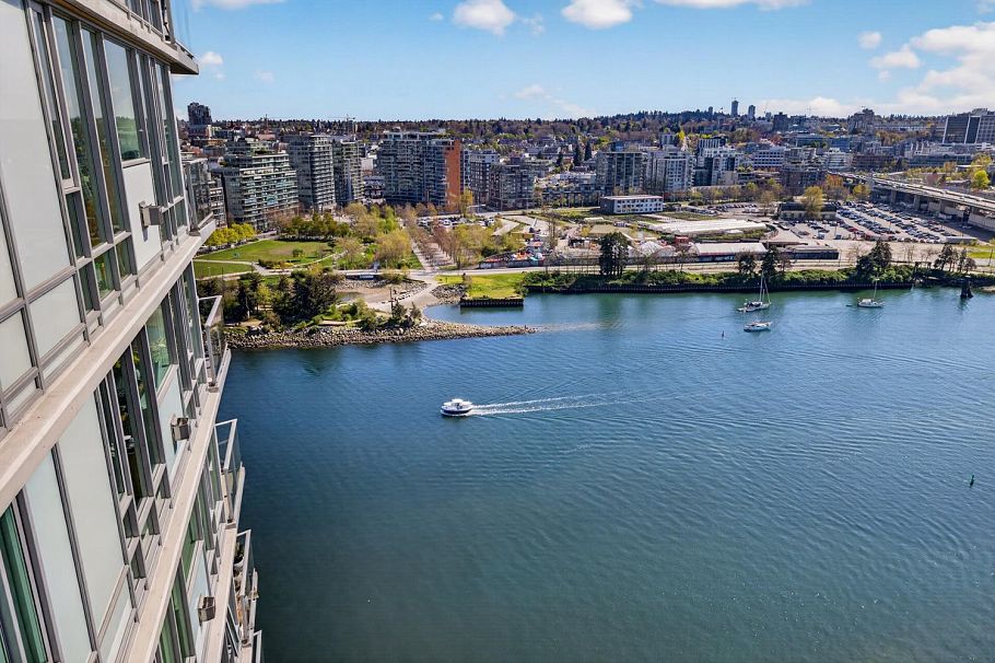 2503 8 Smithe Mews Vancouver, BC - 14