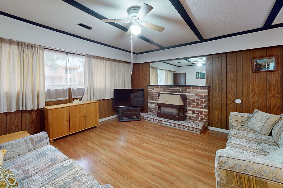 2540 E 25th Avenue Vancouver, BC - 4