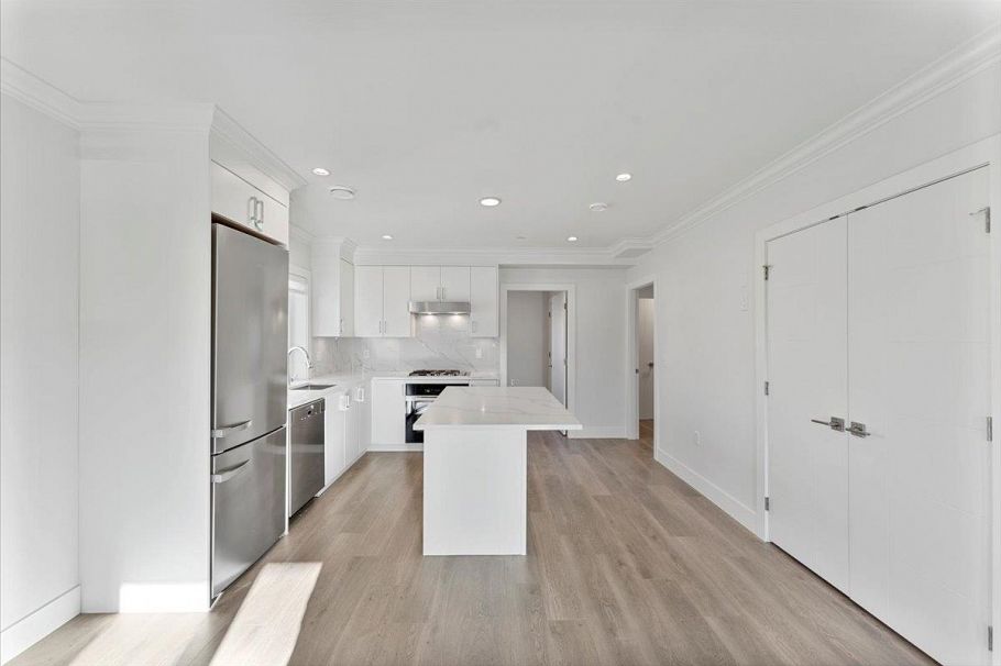 2227 W 16th Avenue Vancouver, BC - 13