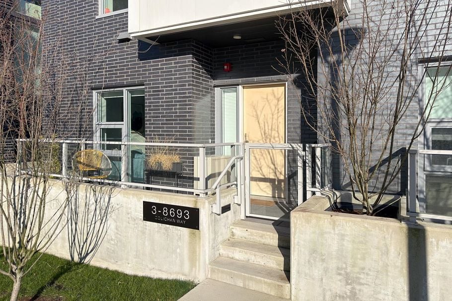 3 8693 Oolichan Way Vancouver, BC - 2