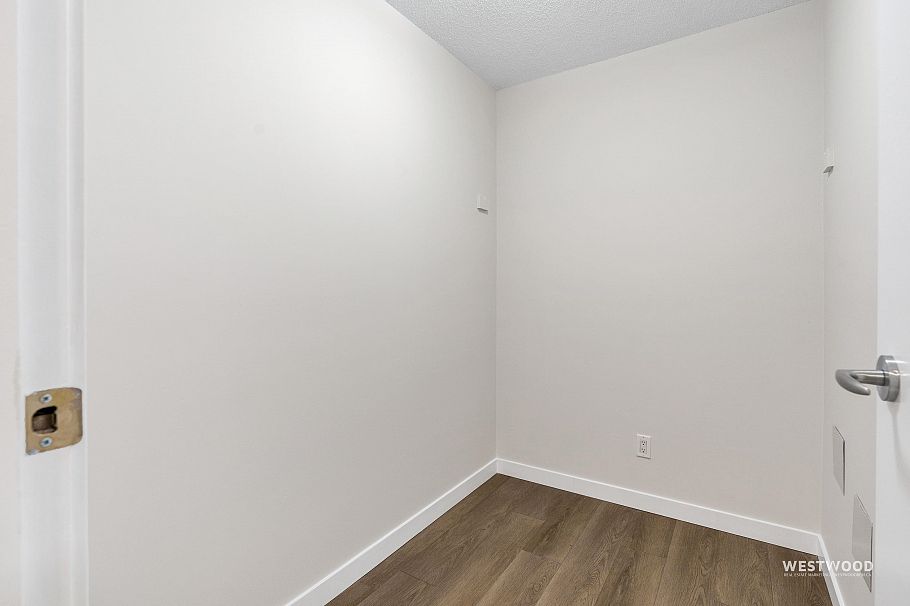 808 939 Expo Boulevard Vancouver, BC - 11