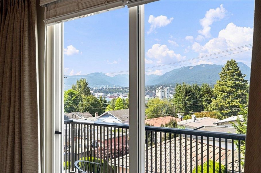 3493 Oxford Street Vancouver, BC - 24