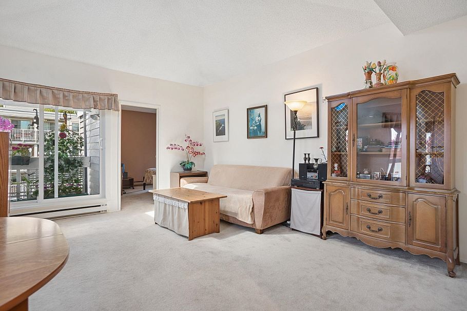 305 1545 E 2nd Avenue Vancouver, BC - 2