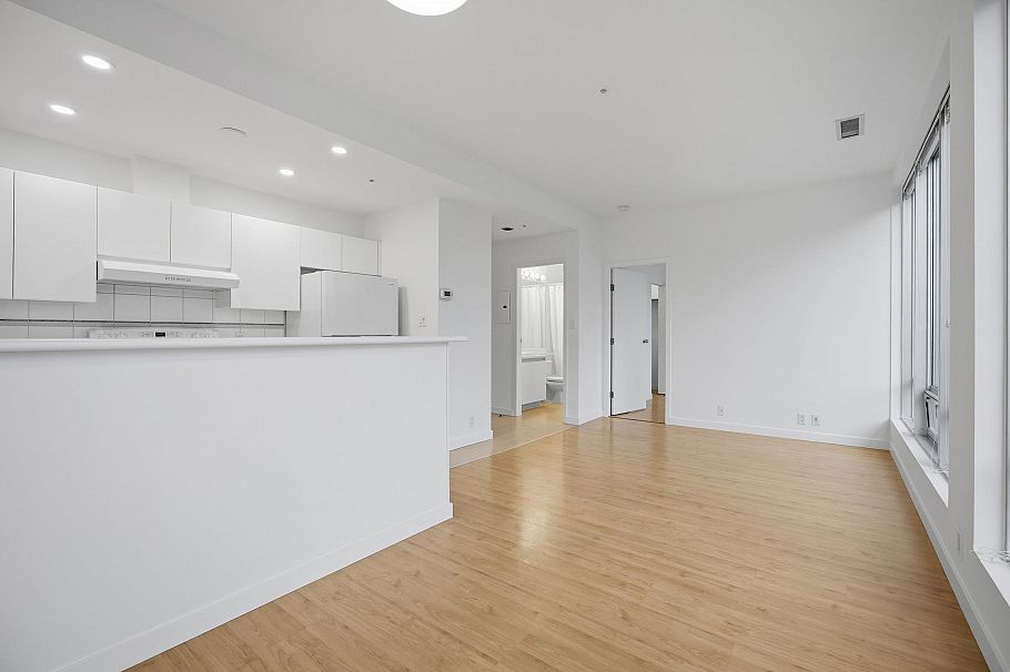 1110 989 Nelson Street Vancouver, BC - 4