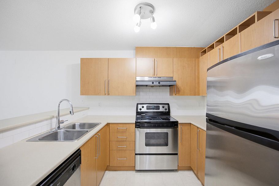 363 1100 E 29th Street North Vancouver, BC - 9