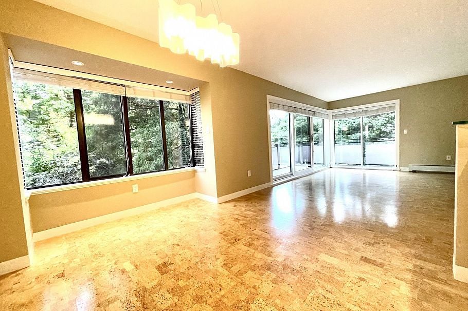404 1405 W 15th Avenue Vancouver, BC - 3